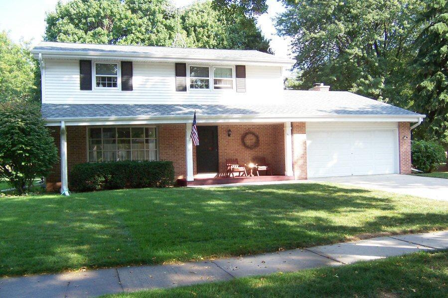 1619 Dixie Dr., Waukesha, WI 53189