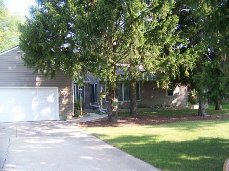 3310 W Franklin Ter., Franklin, WI 53132