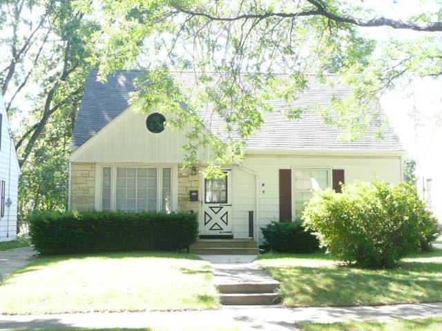 7705 Livingston Ave, Wauwatosa, WI 53213