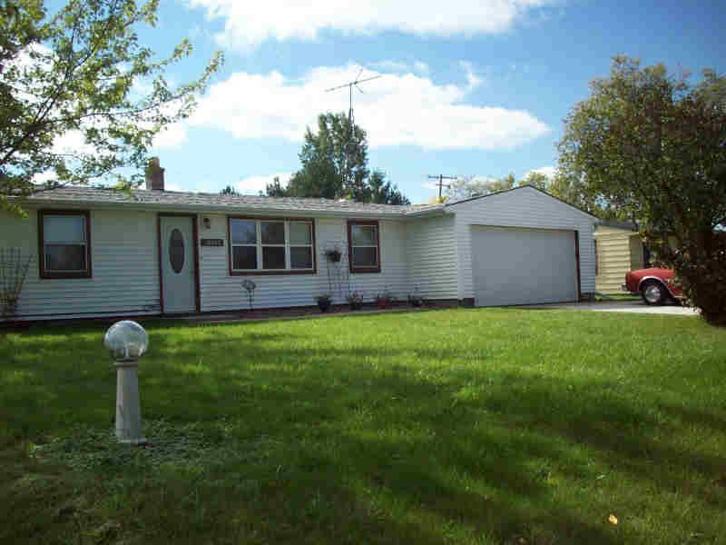 10427 Caddy Ln, Caledonia, WI 53108