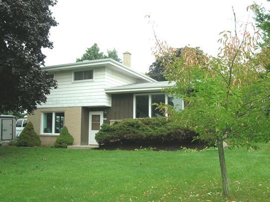 6800 Green Ridge Dr., Mount Pleasant, WI 53406