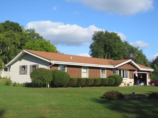 19350 W Glenwood Ln., New Berlin, WI 53146