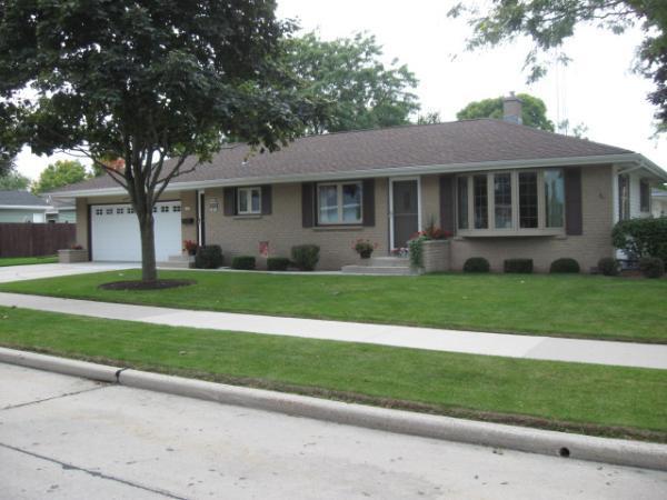 1474 N 10th St, Manitowoc, WI 54220