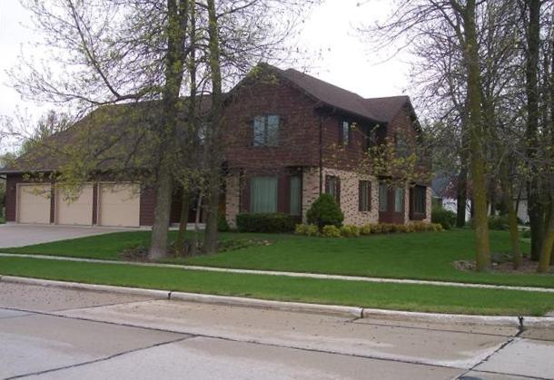 1341 Fleetwood Dr., Manitowoc, WI 54220