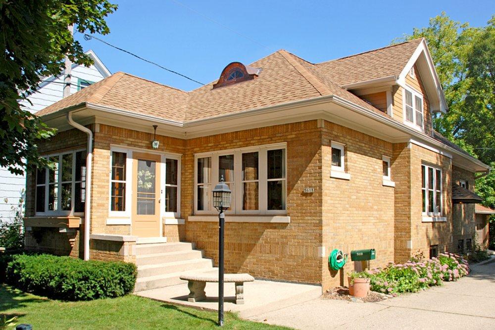 5618 S 110th St., Hales Corners, WI 53130