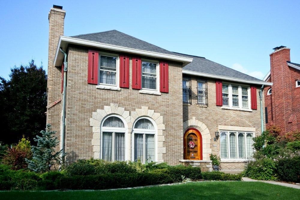 3067 N Lake Dr., Milwaukee, WI 53211