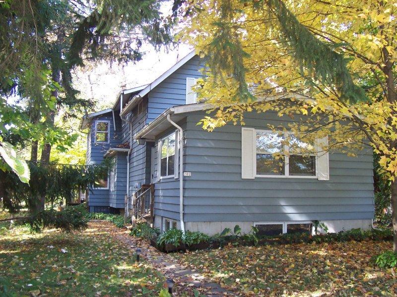 702 State St., Oconomowoc, WI 53066