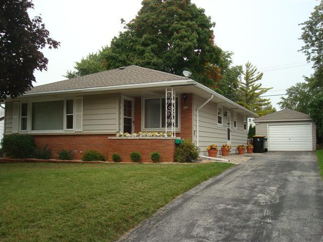 724 N 115th St., Wauwatosa, WI 53226