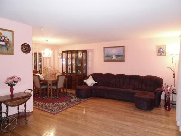 7810 N Chadwick Rd., Glendale, WI 53217