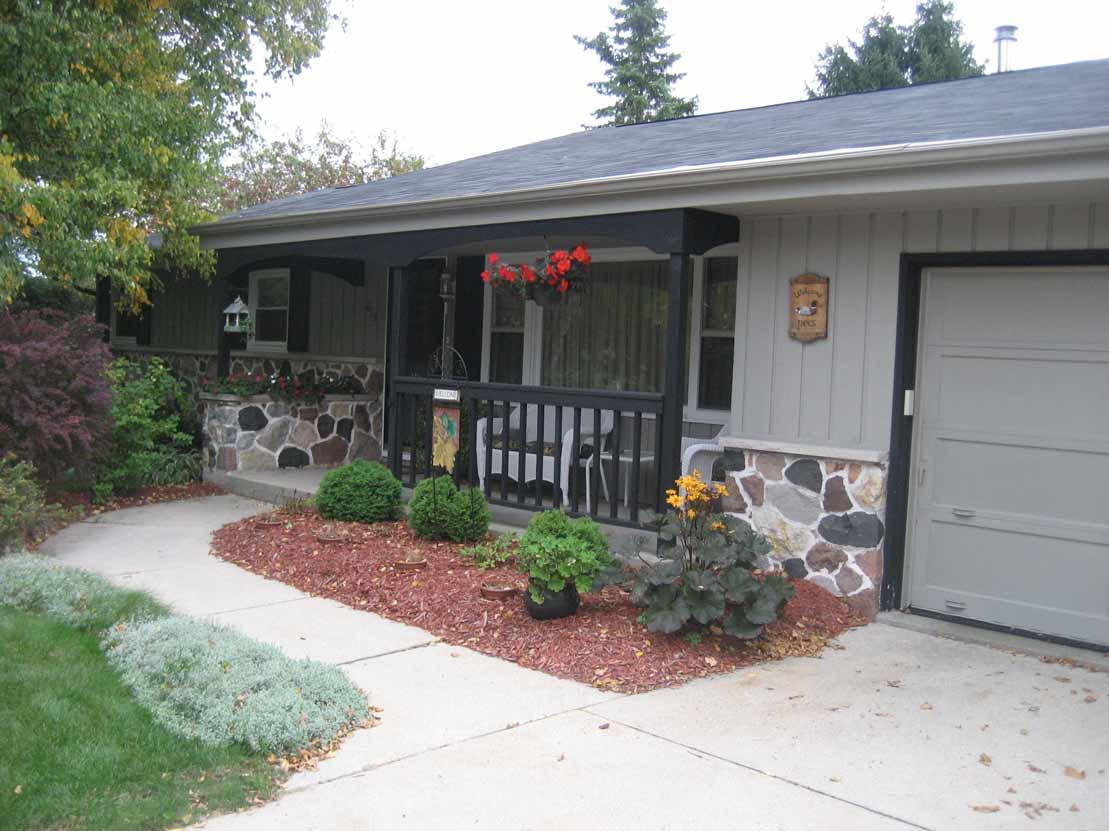 615 Arthur Pl., West Bend, WI 53095