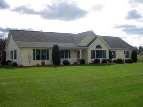 S93W35115 Westwind Dr., Eagle, WI 53119