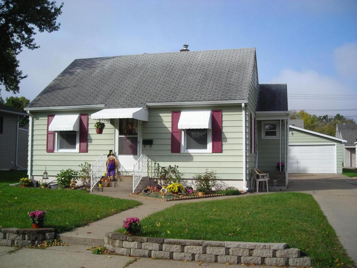 2106 S 15th St., La Crosse, WI 54601