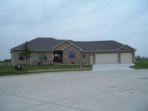 7425 Ridgeway Ct., Manitowoc, WI 54220