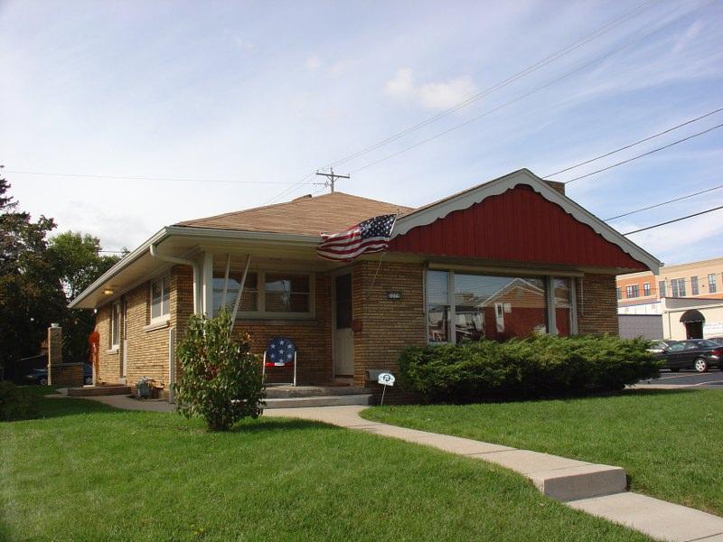 5579 N Mohawk Ave., Glendale, WI 53217