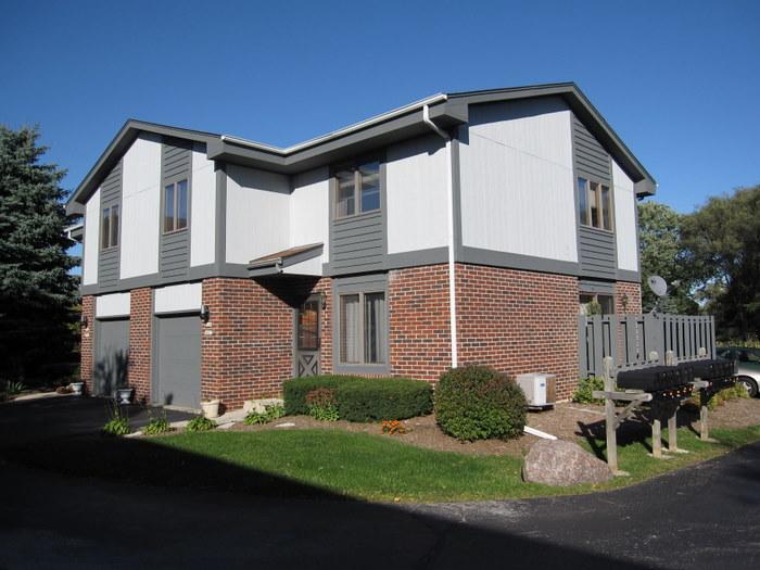 W144N4837 Stone Dr, Menomonee Falls, WI 53051