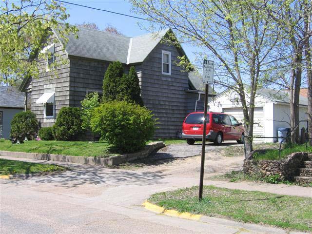 913 Redfield St., La Crosse, WI 54601