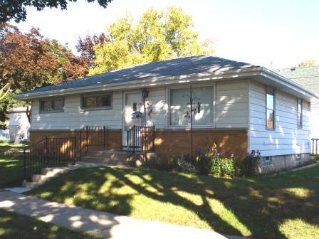 6526 W Bobolink, Milwaukee, WI 53218