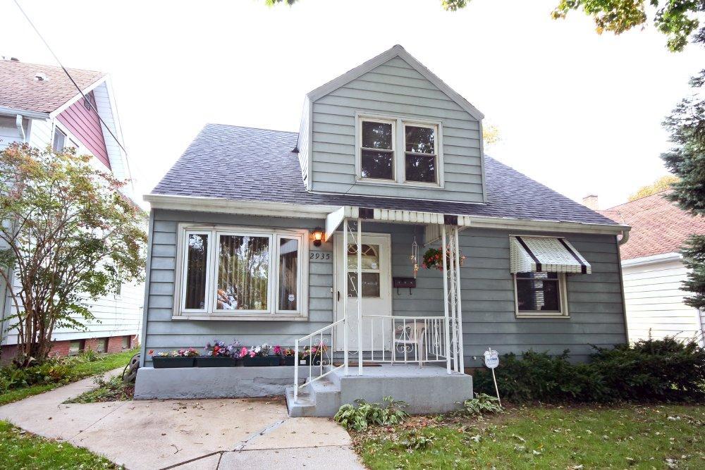 2935 N Dousman St., Milwaukee, WI 53212