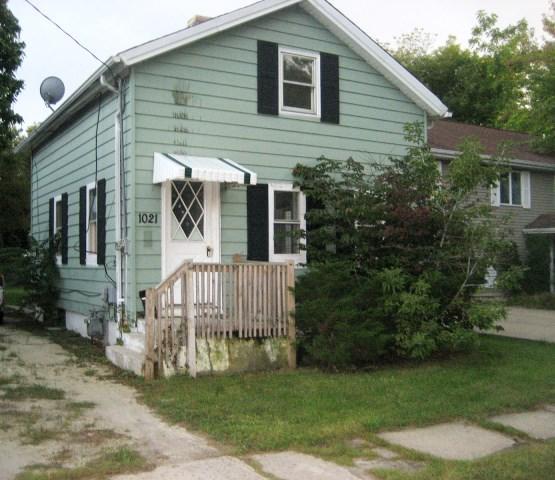 1021 44th St., Kenosha, WI 53140