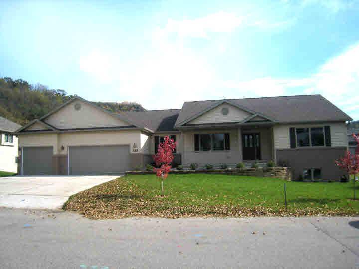 325 29th St., La Crosse, WI 54601