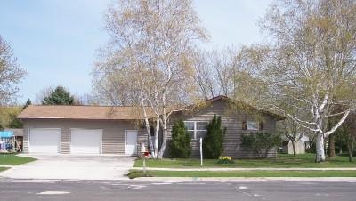 1706 Mayflower St., New Holstein, WI 53061