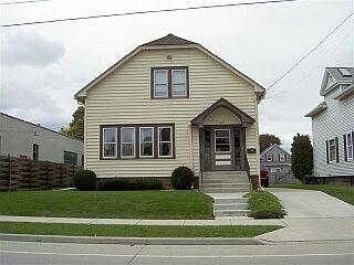 1014 N 11th St., Manitowoc, WI 54220