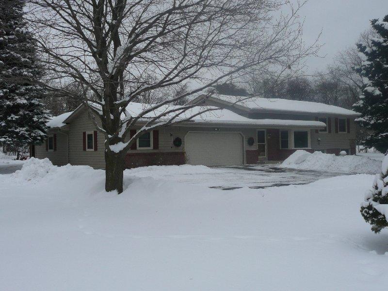 N11W23776 Kings Dr., Pewaukee, WI 53188