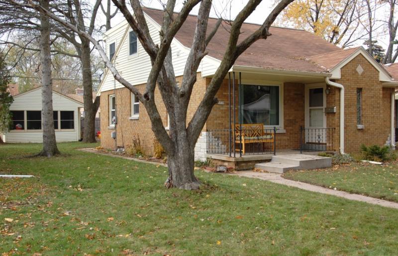 5739 N Witte Ln., Glendale, WI 53209