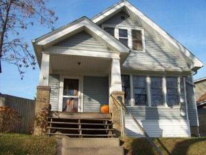 2006 E Fernwood Ave., Milwaukee, WI 53207