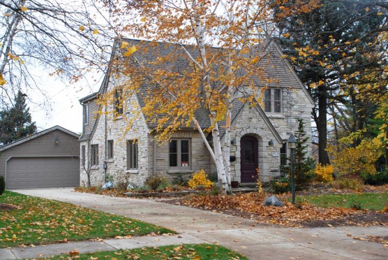 N87W15793 Kenwood Blvd, Menomonee Falls, WI 53051