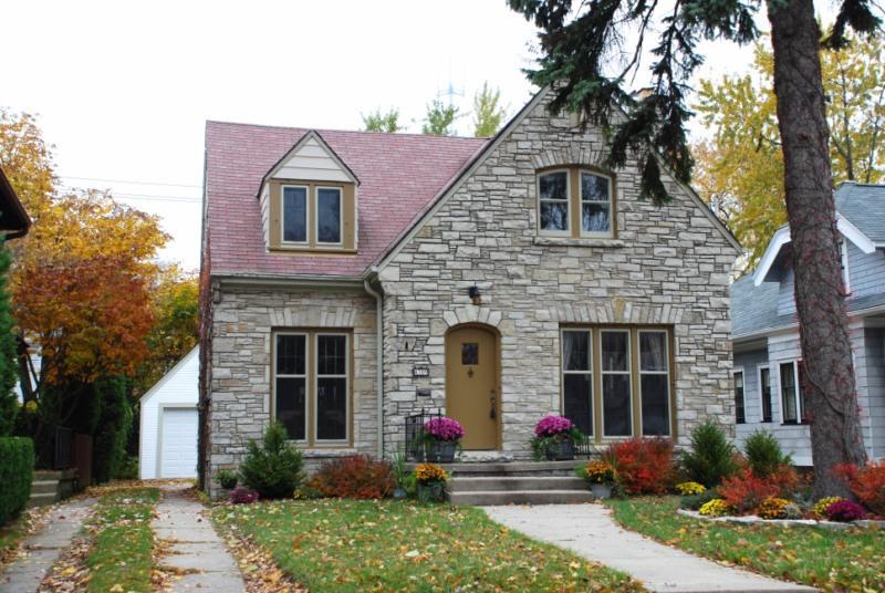 4309 N Morris Blvd, Shorewood, WI 53211