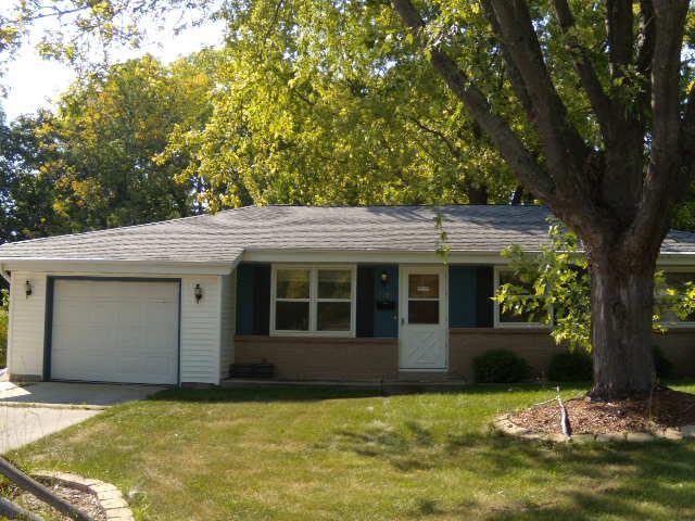 2202 N Parkfield Dr., West Bend, WI 53090