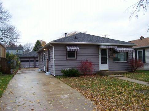 2304 West Lawn Ave., Racine, WI 53405