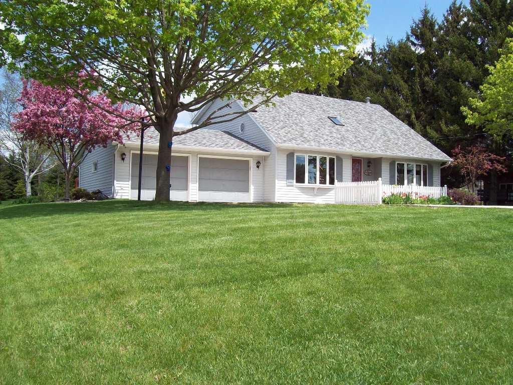 4506 Harvest Cir., Manitowoc, WI 54220