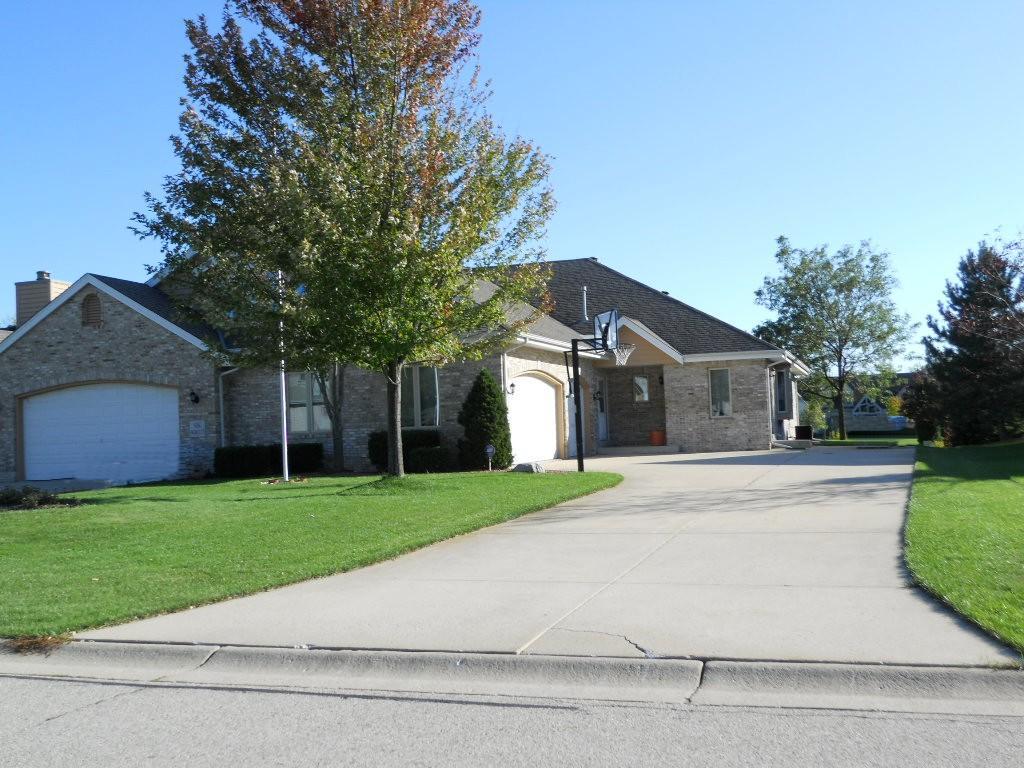 N26W26373 Quail Hollow, Pewaukee, WI 53072