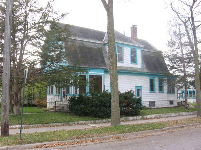 1733 Charles St., La Crosse, WI 54603