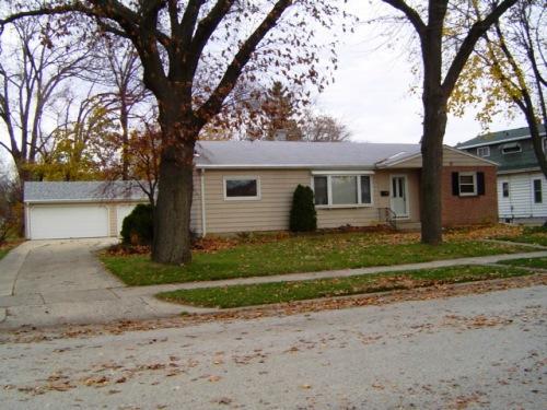 512 Park Ave., South Milwaukee, WI 53172