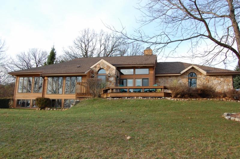 S43W27188 Country Ln., Waukesha, WI 53189