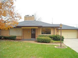 9933 W Argonne Dr, Wauwatosa, WI 53222