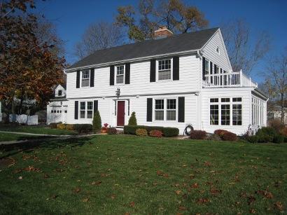 306 S Vincennes Cir., North Bay, WI 53402
