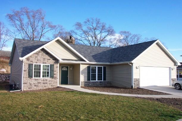 220 Lakeview Dr., Whitewater, WI 53190