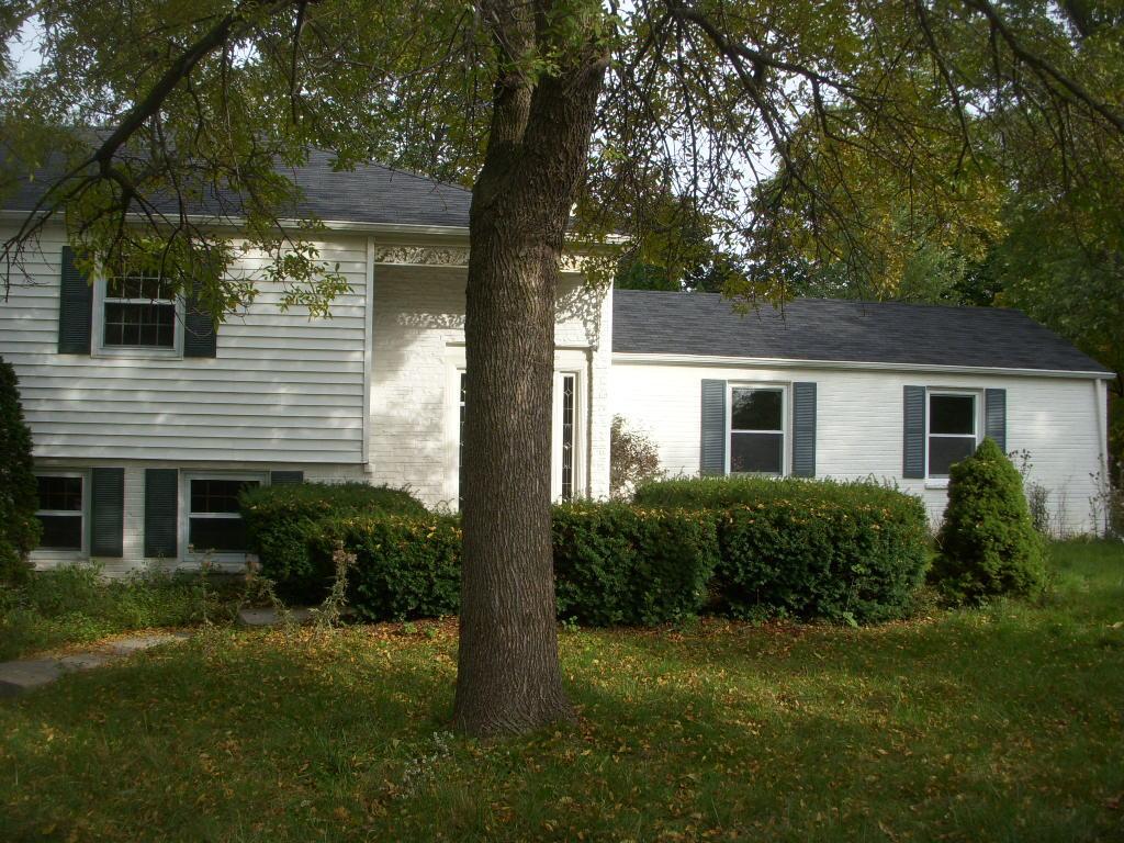 1200 Fairhaven Blvd., Elm Grove, WI 53122
