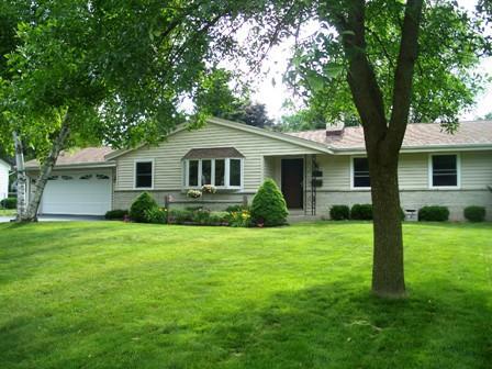 5725 S 116th St, Hales Corners, WI 53130