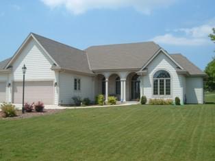 2110 E Green Valley Ln., Oak Creek, WI 53154