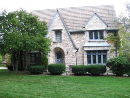 6581 Washington Cir., Wauwatosa, WI 53213