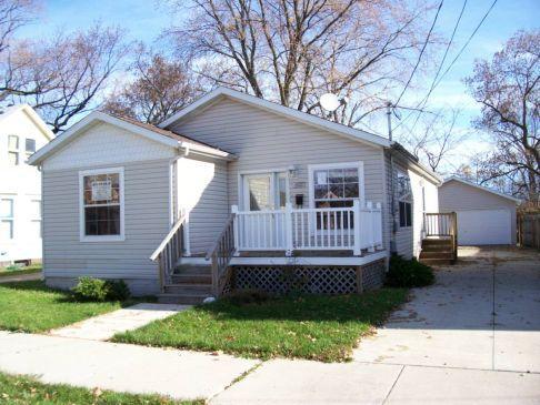 435 Randolph St., Racine, WI 53404