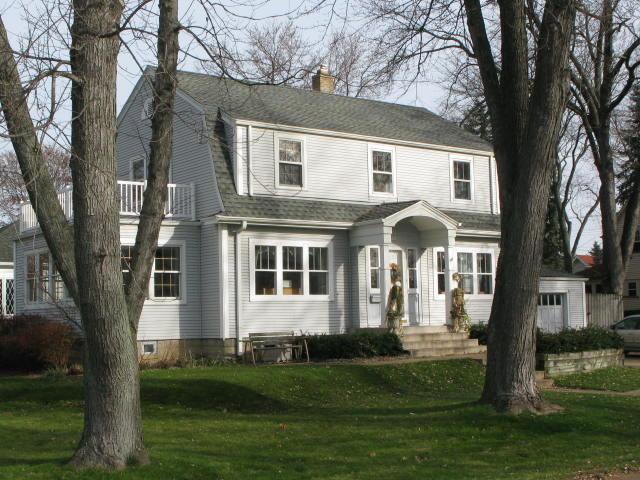 10910 W Godsell Ave., Hales Corners, WI 53130