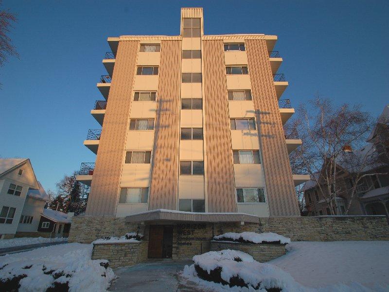 315 N West Ave. #601, Waukesha, WI 53186