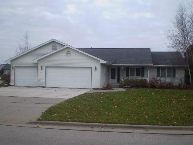 401 S Hills Dr., Plymouth, WI 53073