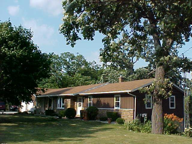 8421 Fox River, Salem, WI 53105